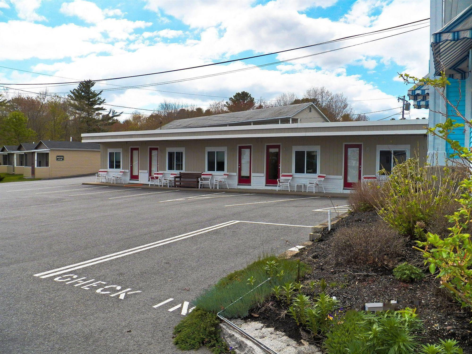 Coast Village Inn And Cottages Wells Bagian luar foto