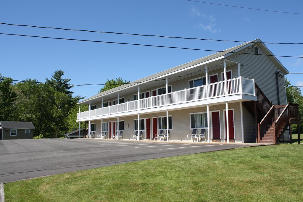 Coast Village Inn And Cottages Wells Bagian luar foto